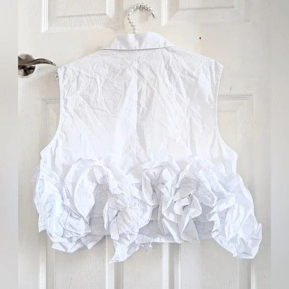 Micas Button Ruffle Ruched Tank Top - Picture 6 of 12